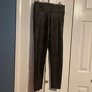 NWOT Express  high rise leggings in size small